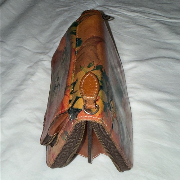 Patricia Nash Floral Multi Pock Zip Wallet EUC - Picture 4 of 16